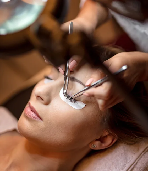 Eyelash extension professional treatment at Tony's Nails