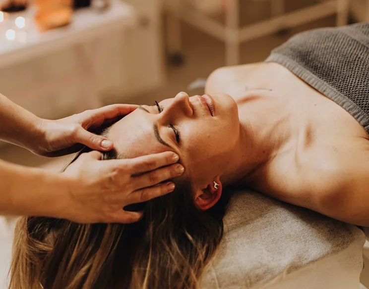 24K gold facial relaxing temple massage at Tony's Nails